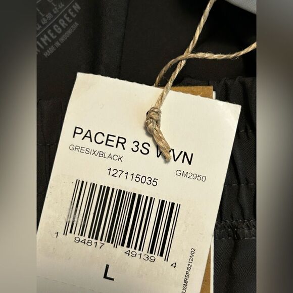 Adidas women’s L pacer 3 stripe gray shorts NWT athleisure activewear workout - Picture 4 of 16